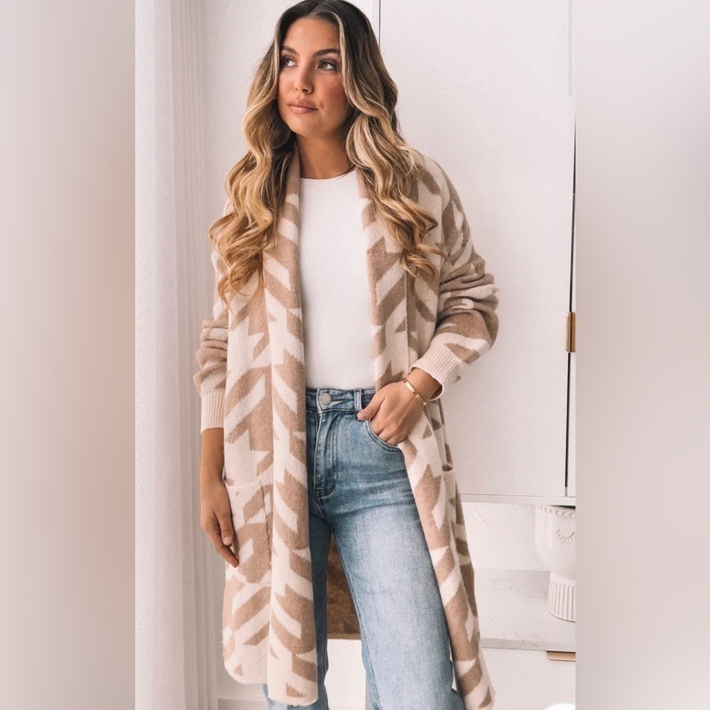 BOGO 🌸🌼 HOST PiCK Calligraphie cardigan pink, gray, caramel & cream geometric